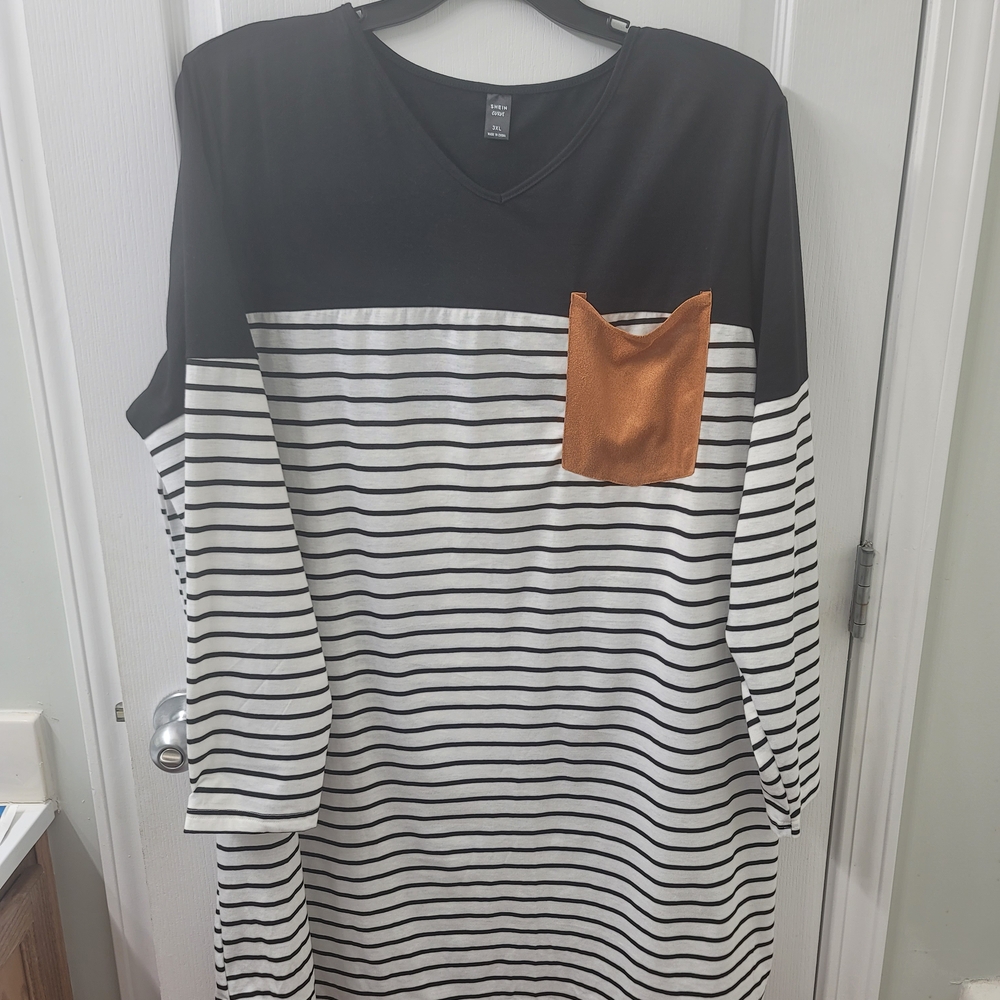SHEIN Black V-Neck Top